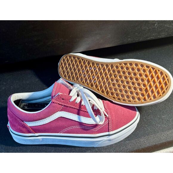 Vans Old Skool Red Suede & Canvas Sneakers – Women’s Size 7 / Men’s 5.5 - Picture 1 of 6